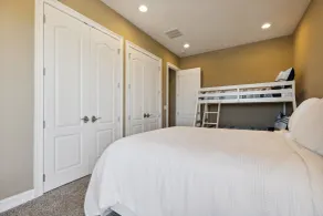 102 Mediterranean Way - Rom