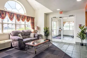 Motel 6 Chattanooga Downtown - Lobby sitting area