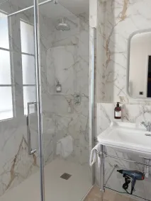 Logis Hôtel Maison Turenne - Bathroom