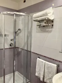 Hotel Erdarelli - Bathroom