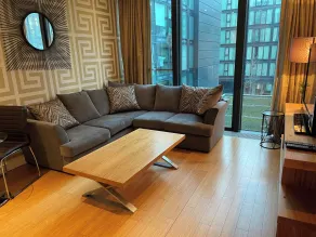 Very Centrally Located Chic one bed Quartermile Apartment - Living area