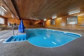 Comfort Inn & Suites Hays I-70 - Piscine