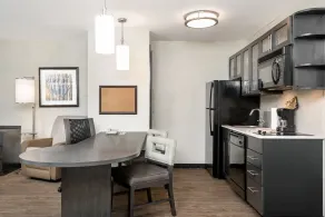 Candlewood Suites - Charlotte - Arrowood by IHG - Chambre