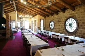 Mahogany Park - Restaurant