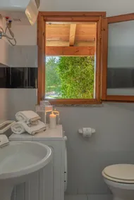 Outstanding Residenze Gallura 2 Bedroom sleeps with Child - Badrum