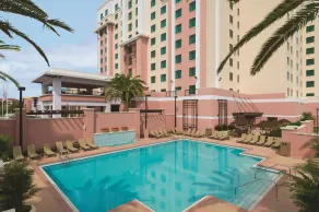 Embassy Suites by Hilton Orlando Lake Buena Vista South - Piscine