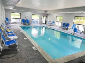 Hampton Inn & Suites Louisville East - Pool