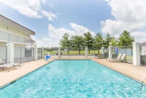 Days Inn by Wyndham Ripley - Piscine
