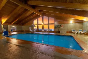 AmericInn by Wyndham Hartford WI - Piscine