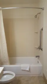 Super 8 by Wyndham Abingdon VA - Salle de bain