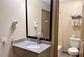 Travel Inn & Suites Flemington - Salle de bain