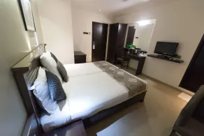 Hotel Le Grande - Mumbai International Airport - Room