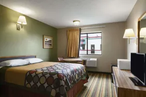 Super 8 by Wyndham Blackwell - Chambre