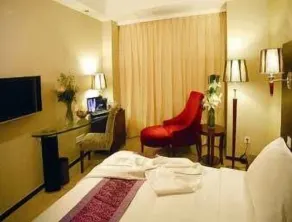 Ramada by Wyndham Wujiaochang Shanghai - Room