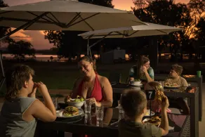 Lily Lagoon Resort - Restaurant