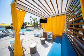 The Nautical Beachfront Resort - Piscine