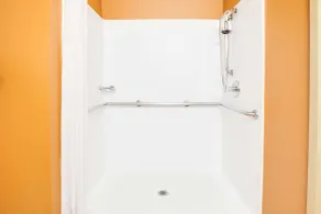 Days Inn & Suites by Wyndham Russellville - Salle de bain