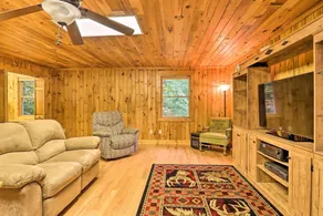 Stunning Mtn Views! Cullowhee Cabin + Guest House - Interiör