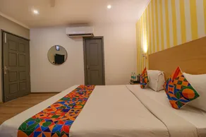 Via Chattarpur Enclave - Zimmer