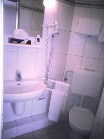 Gästehaus an der Peitnach-Hotel Zum Dragoner - Badezimmer