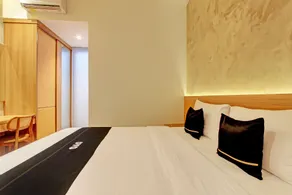 Keenan Living Perumnas - Habitación