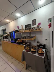 Hôtel Le Laury's-hôtel calme proche de Rodez avec parking privé gratuit-Arrivée après 20h possible via borne automatique - Restaurant