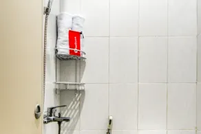 RedDoorz near Graha Cijantung Mall - Room