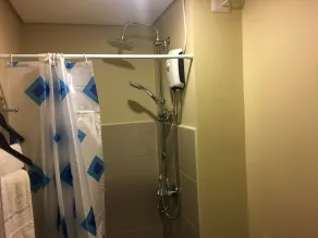 Centrio Tower Studio Unit - Bathroom