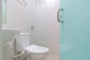 LeGreen Suite Sudirman - Badeværelse