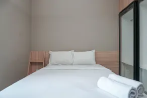 Comfortable Design Studio Apartment Ciputra International By Travelio - Chambre