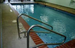 Evergreen Inn & Suites - Pool