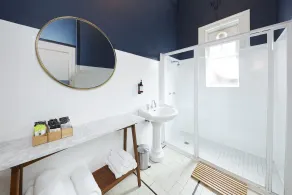 Bridgeview Hotel Willoughby - Bathroom
