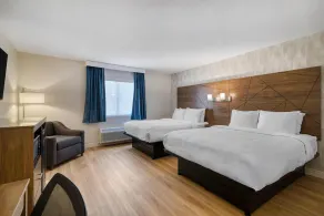 Baldwin Inn & Suites, SureStay Collection by Best Western - Chambre