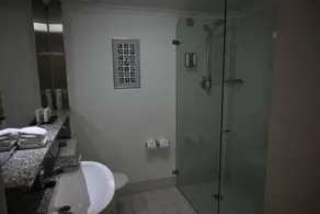 Grand Country Lodge Motel - Bathroom