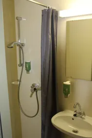 Adventure Campus - Bathroom