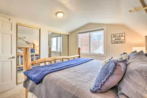 Walk to Water: Grand Lake Home w/ Hot Tub! - Intérieur
