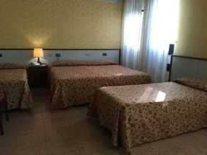 Hotel Maxim - Chambre
