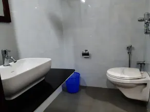 Bharat Hotel - Bathroom