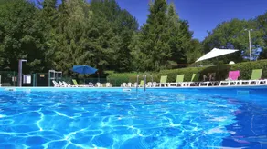 VVF Cantal Salers Vendes, Bassignac - Piscina