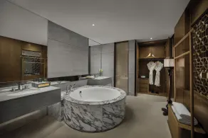 voco Zhengzhou Garden Expo by IHG - Bathroom