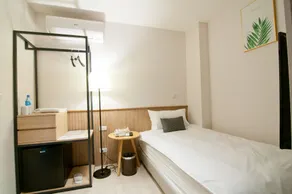 Feng-Chi Inn - Room