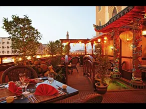 Arabian Courtyard Hotel & Spa - Restaurant