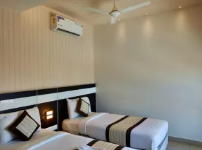 Yuvraj Palace Inn - Rum