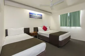 Coral Sands Motel - Room