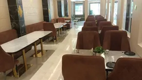 Hotel Grand Empire, Banquet, Swimming Pool with Taj View - Restaurant