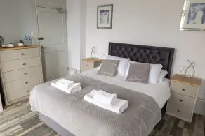 Highlands Hotel and bar - Chambre