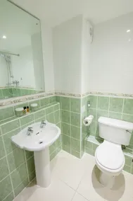De Vere Tortworth Court - Bathroom
