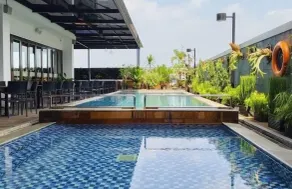 Laska Hotel Sukabumi - Pool