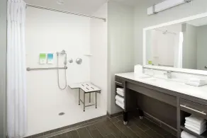 Home2 Suites by Hilton Charlottesville Downtown - Salle de bain