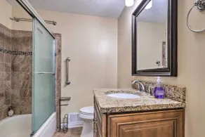 Douglasville Retreat w/ Deck, Dogs Welcome! - Salle de bain
